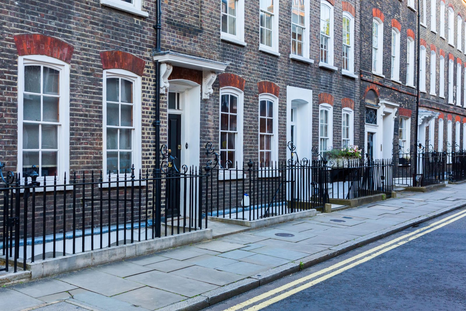 Windows, Curb Appeal and Value: What New Timber Adds to a Home 1 history of sash window scaled